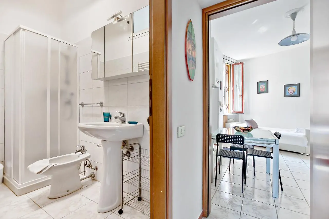 Cenisio Brilliant Flat Apartment Milan Italy