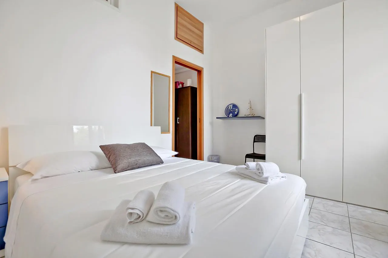 Cenisio Brilliant Flat Apartment Milan 0*,