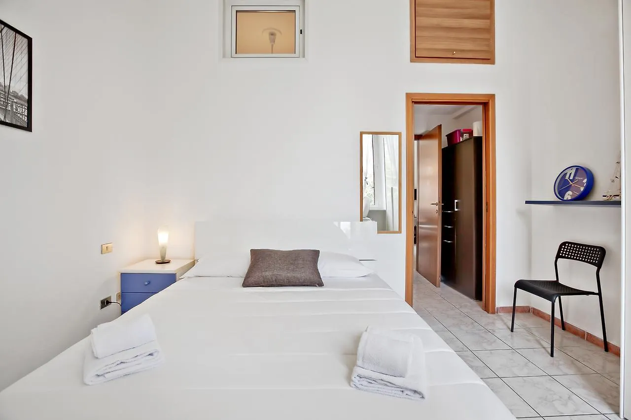 Cenisio Brilliant Flat Apartment Milan Italy